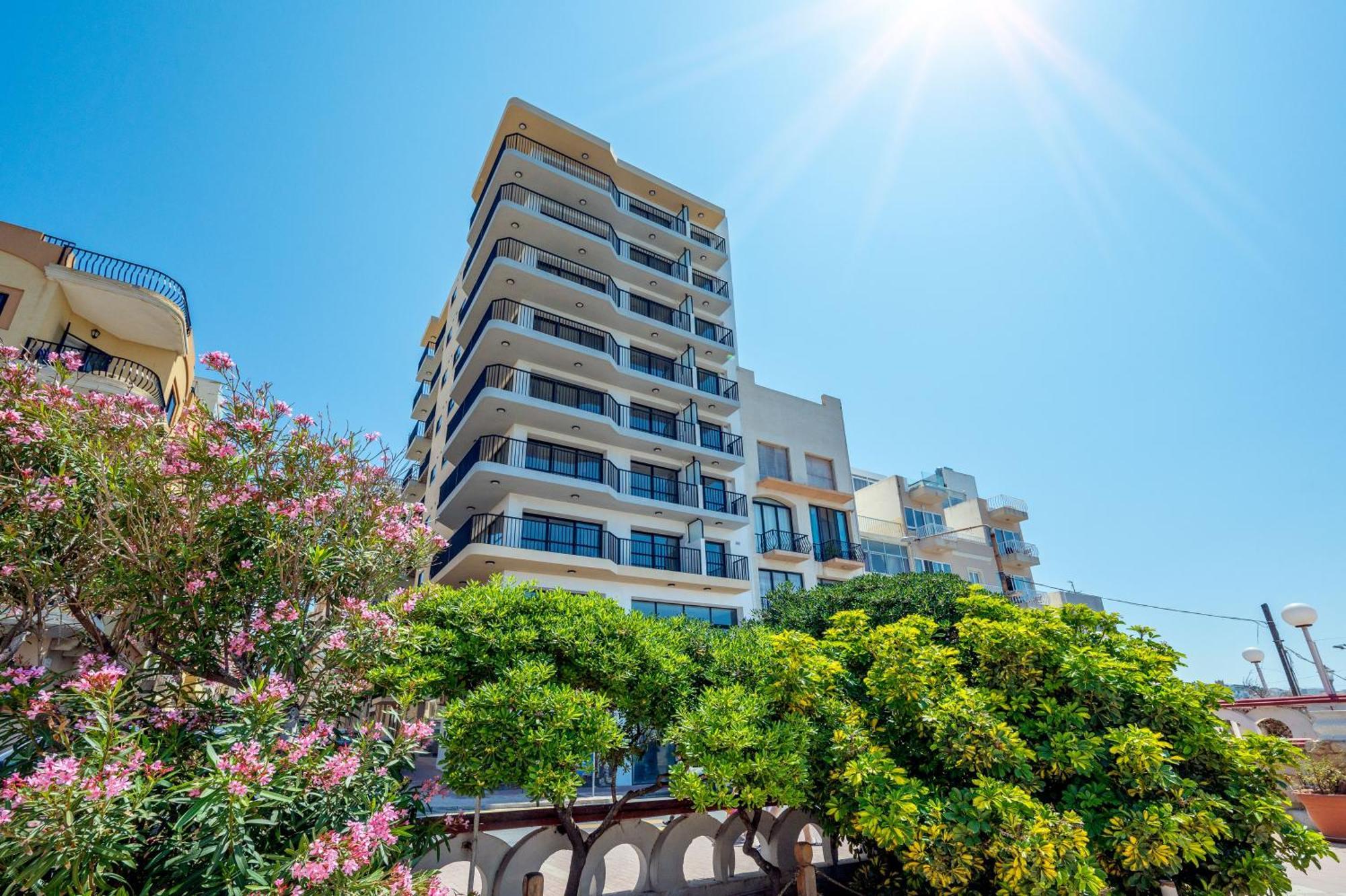 סיינט פול ביי Islet Promenade Seafront Apartment With Large Corner Terrace By Getawaysmalta מראה חיצוני תמונה
